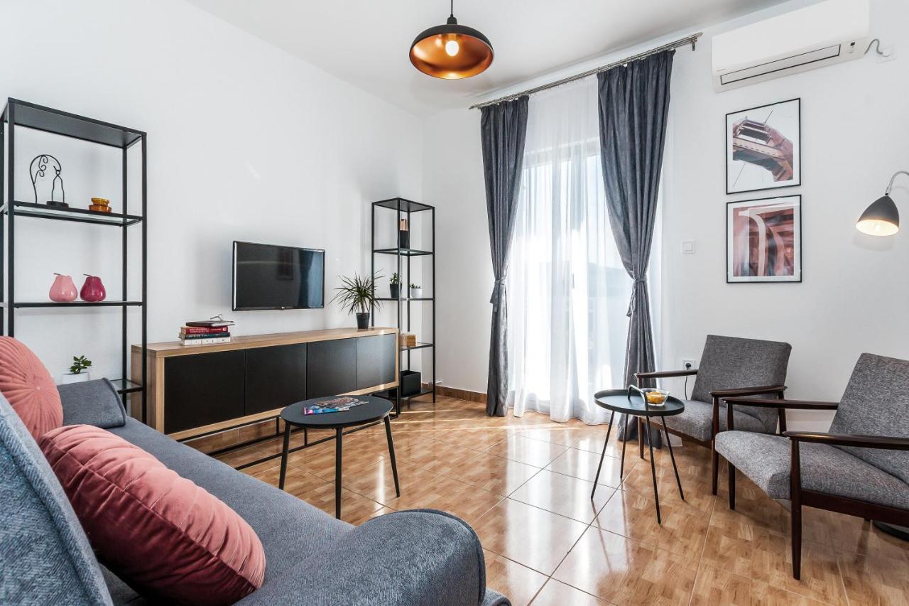 שיבניק Apartments Tanya מראה חיצוני תמונה