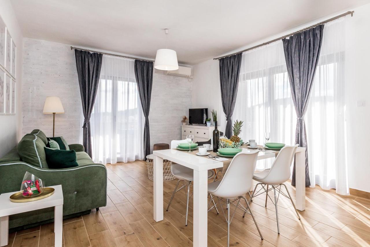 שיבניק Apartments Tanya מראה חיצוני תמונה