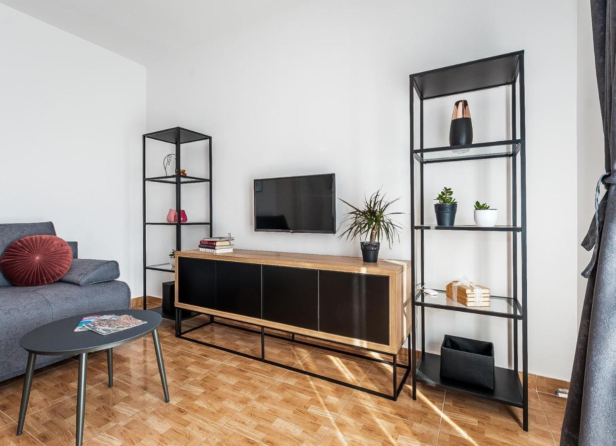 שיבניק Apartments Tanya מראה חיצוני תמונה