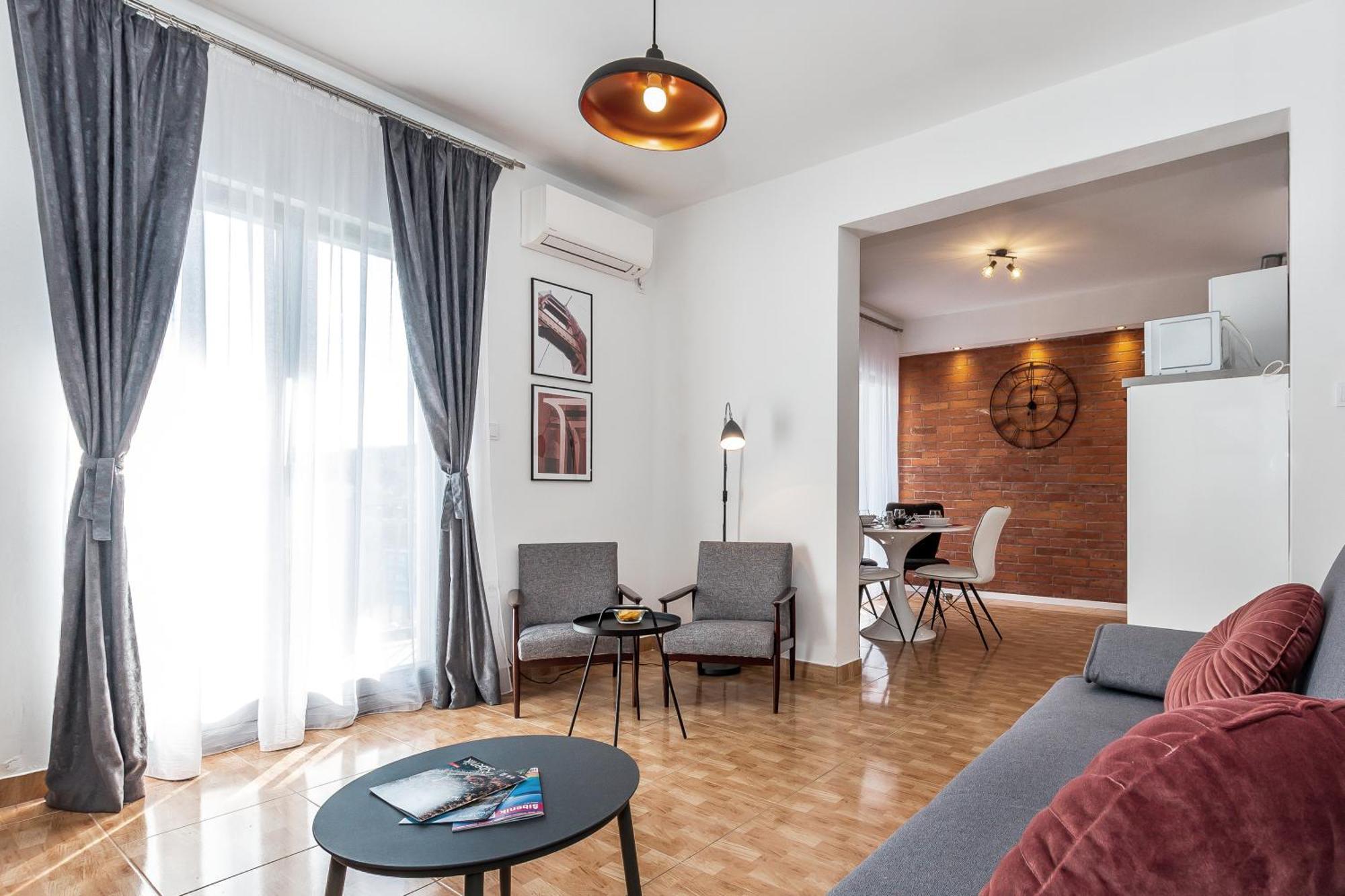 שיבניק Apartments Tanya מראה חיצוני תמונה